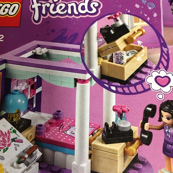 LEGO Friends Emma's Deluxe Bedroom Set - Purple and Tan - Picture 5 of 8
